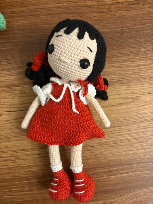 Amigurumi tığ işi bebek kız çocuğu, el yapımı örgü oyuncak kırmızı uyku arkadaşı